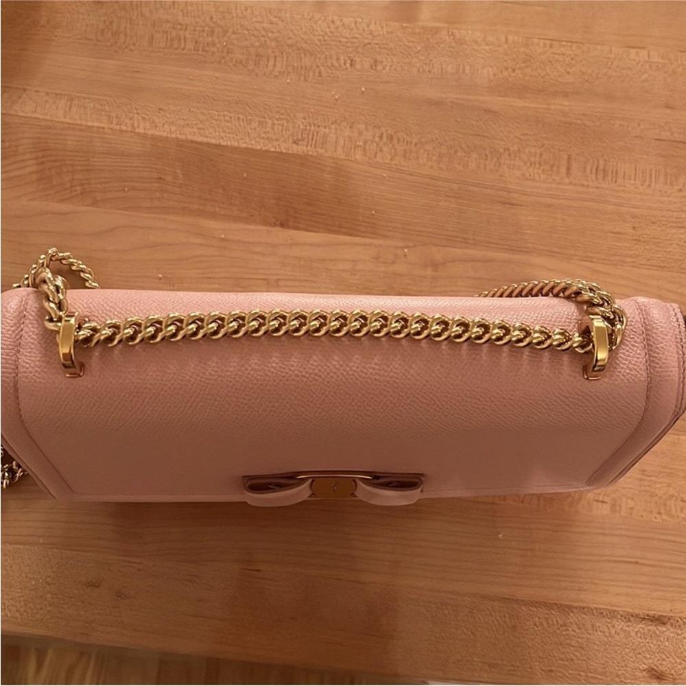 Salvatore Ferragamo Ginny Light Pink Leather Purse - Picture 15 of 16